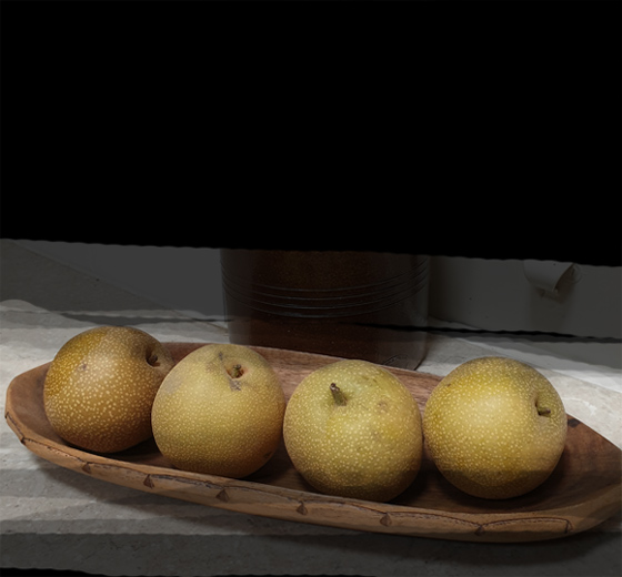 nashi-pears-with-black.for-web2jpg